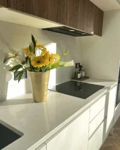 Blomstervase AMRIT Metal 31 cm Guld