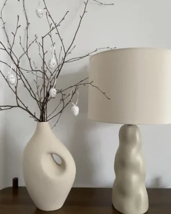 Blomstervase KOMOTINI Keramik 32 cm Cremehvid