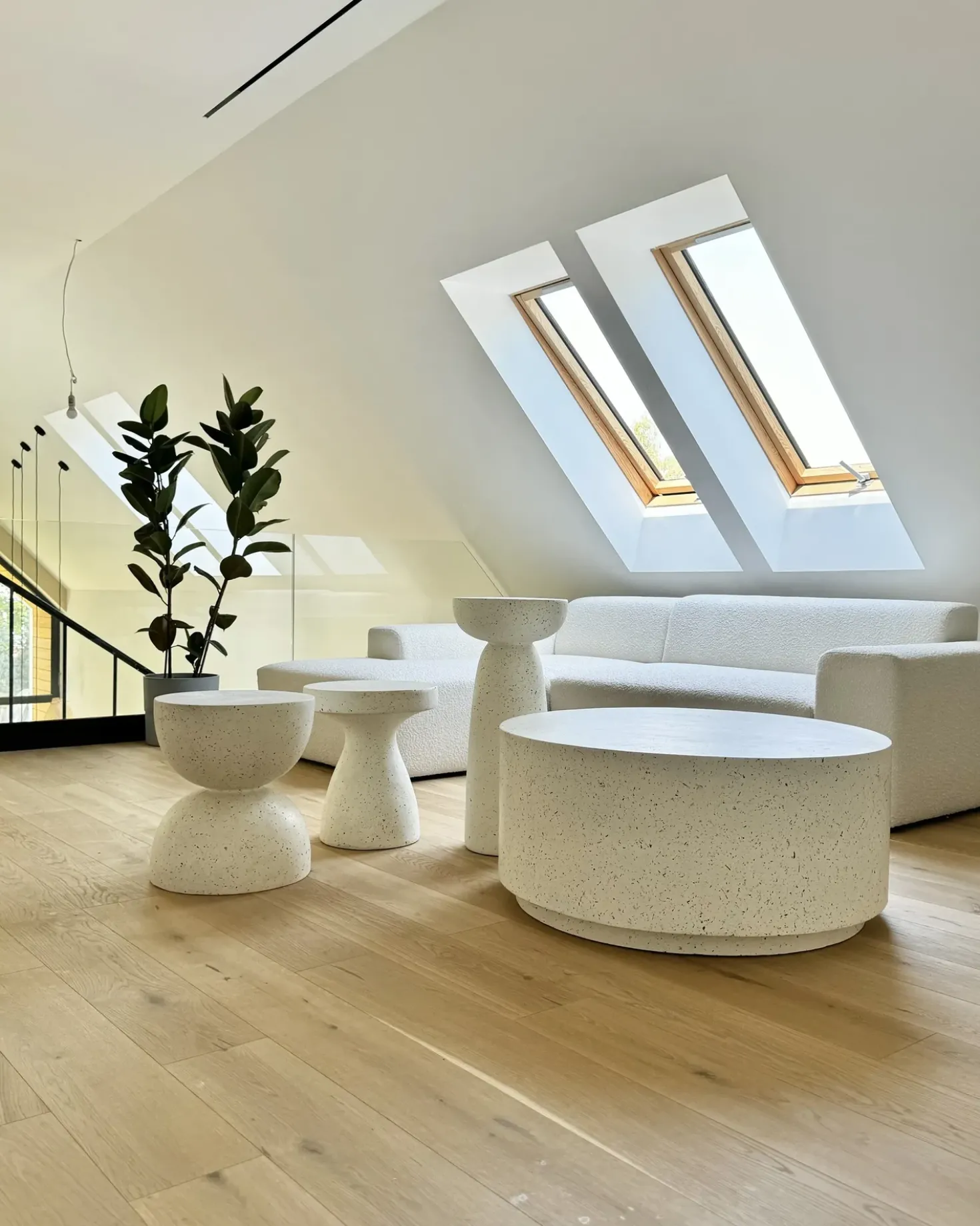 Bord BIVIERE 39 cm 39 cm Terrazzo effekt Hvid terrazzo