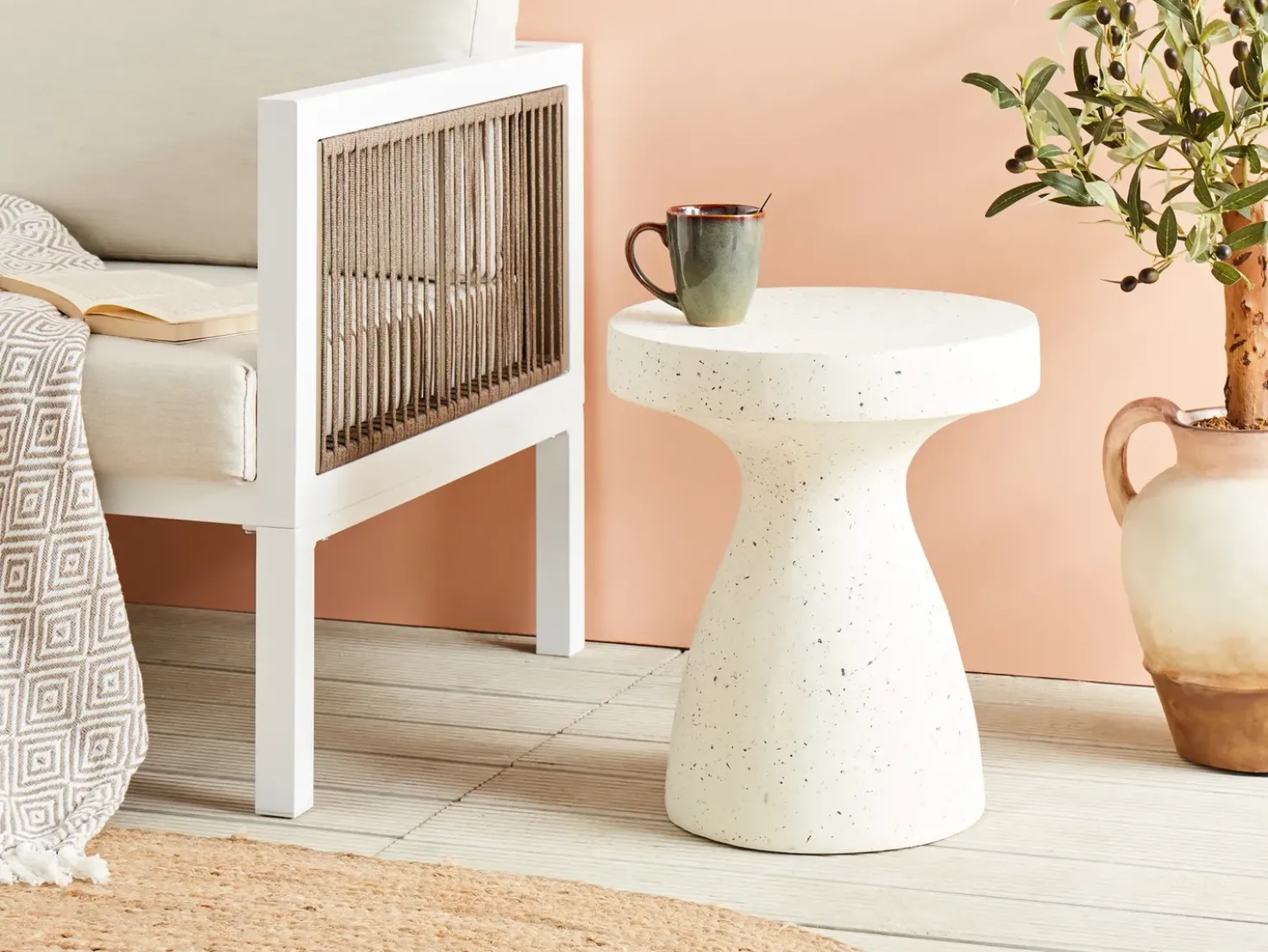 Bord BIVIERE 39 cm 39 cm Terrazzo effekt Hvid terrazzo