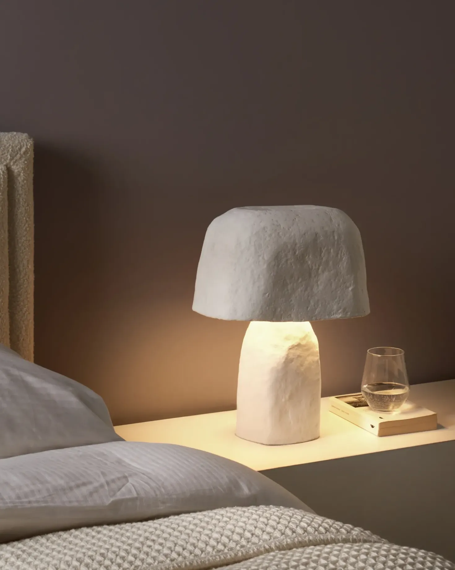 Bordlampe CARRASCO Papmaché Hvid
