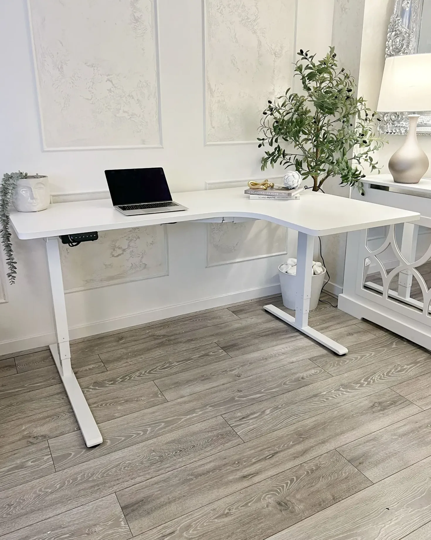 Elektrisk justerbart hjørneskrivebord DESTINES Hvid 160 cm 109 cm Højrevendt