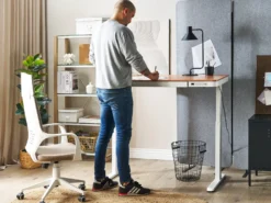 Elektrisk justerbart hæve sænkebord KENLY Brun/hvid 120 cm 60 cm med USB-port
