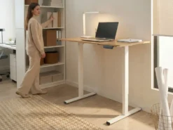 Elektrisk justerbart hæve sænkebord TAVARES Lysebrun/hvid 120 cm 60 cm