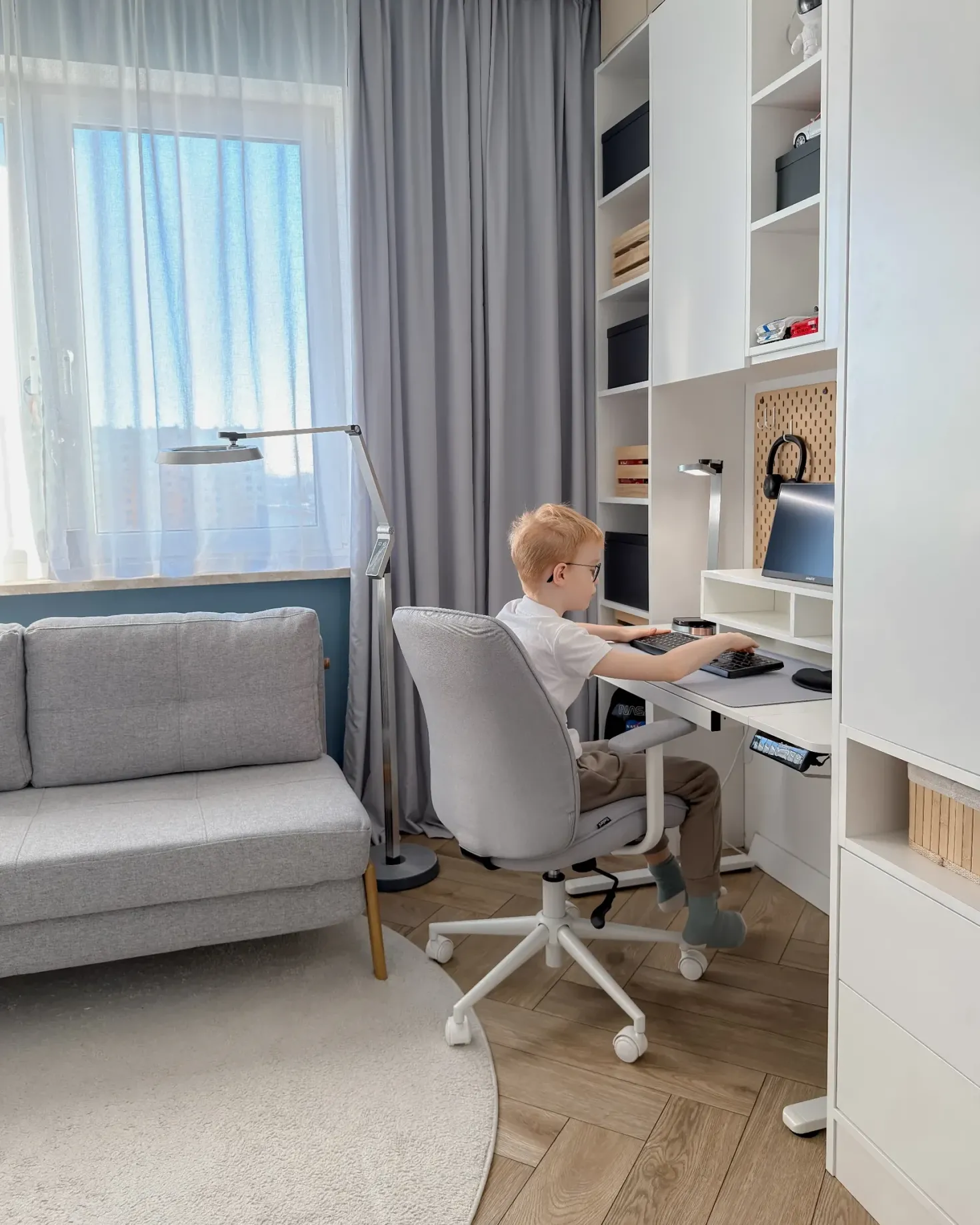 Elektrisk justerbart hæve sænkebord LUCAMA Hvid 120 cm 60 cm med USB-port