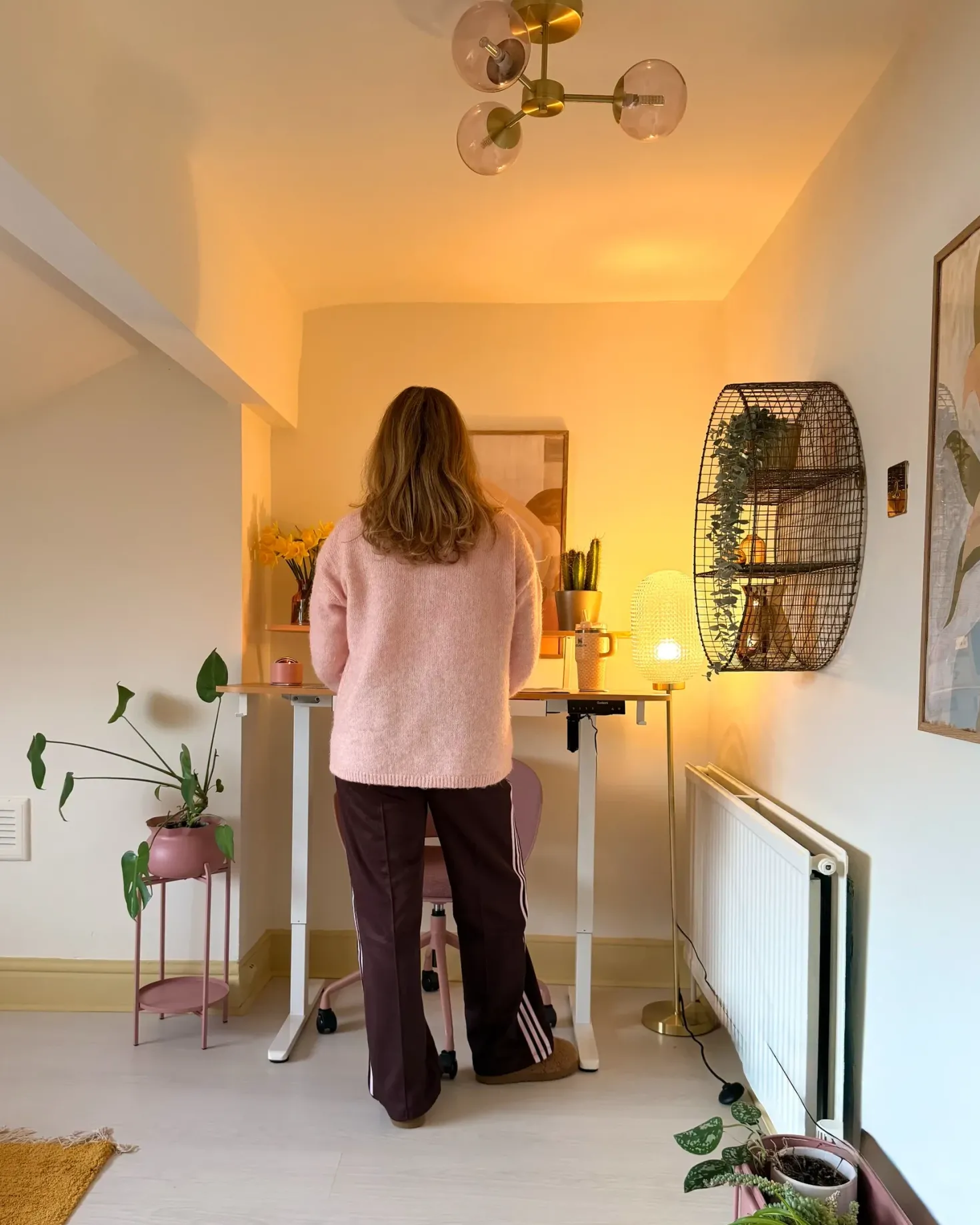Elektrisk justerbart hæve sænkebord WILBANKS Lysebrun/hvid 120 cm 60 cm med USB-port