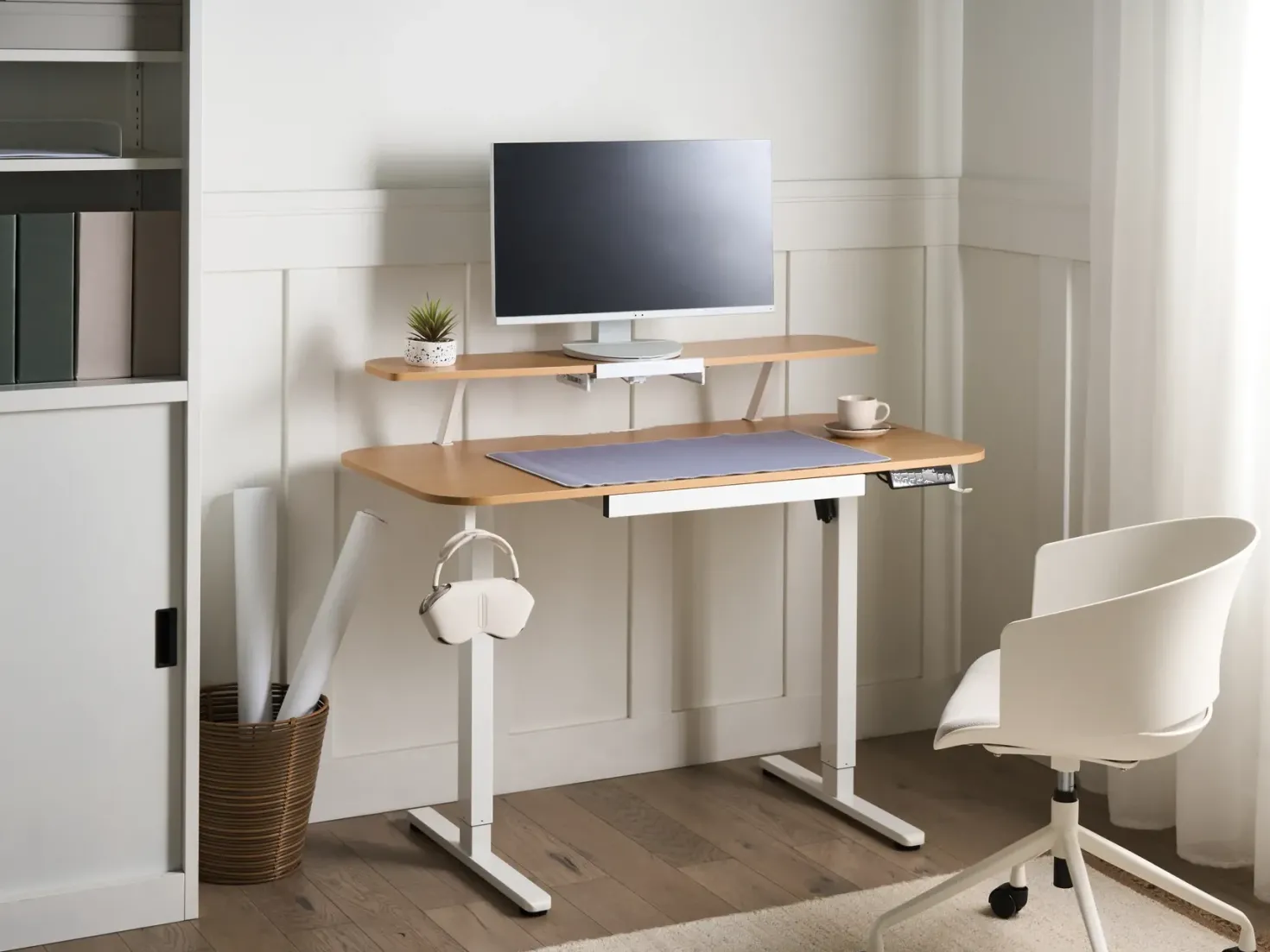 Elektrisk justerbart hæve sænkebord WILBANKS Lysebrun/hvid 120 cm 60 cm med USB-port