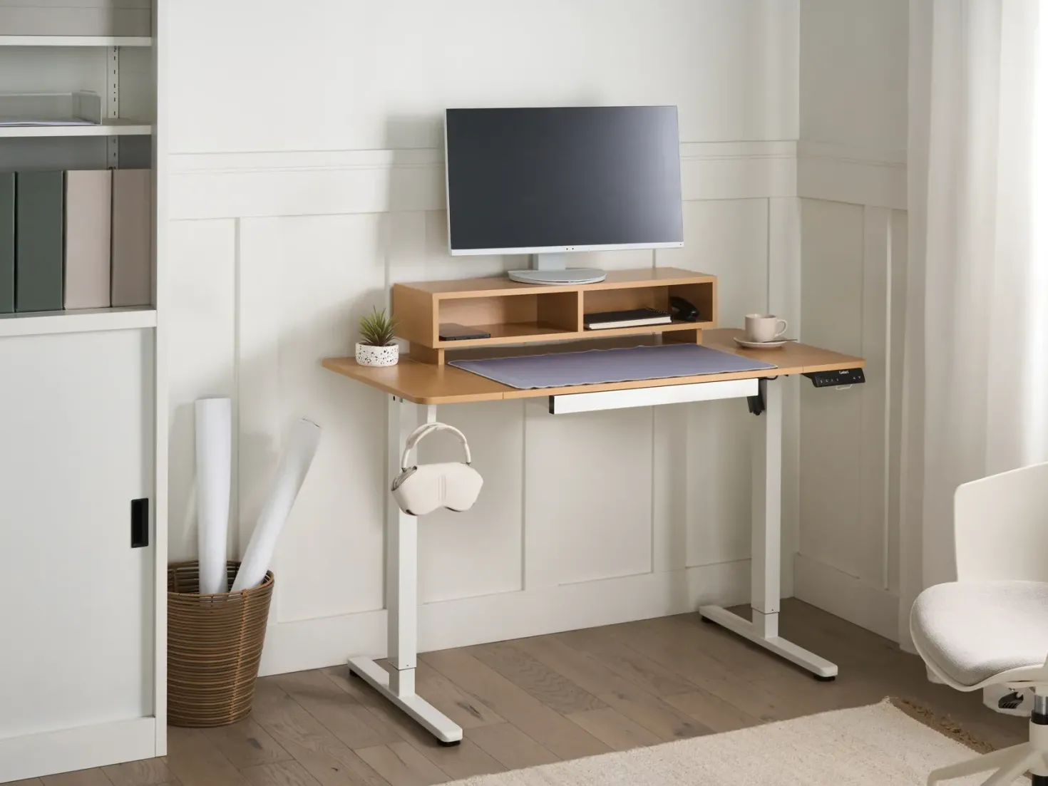Elektrisk justerbart hæve sænkebord LUCAMA Lysebrun/hvid 120 cm 60 cm med USB-port