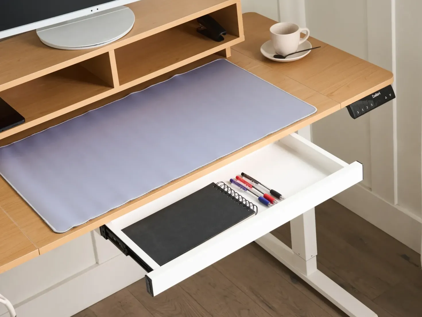 Elektrisk justerbart hæve sænkebord LUCAMA Lysebrun/hvid 120 cm 60 cm med USB-port