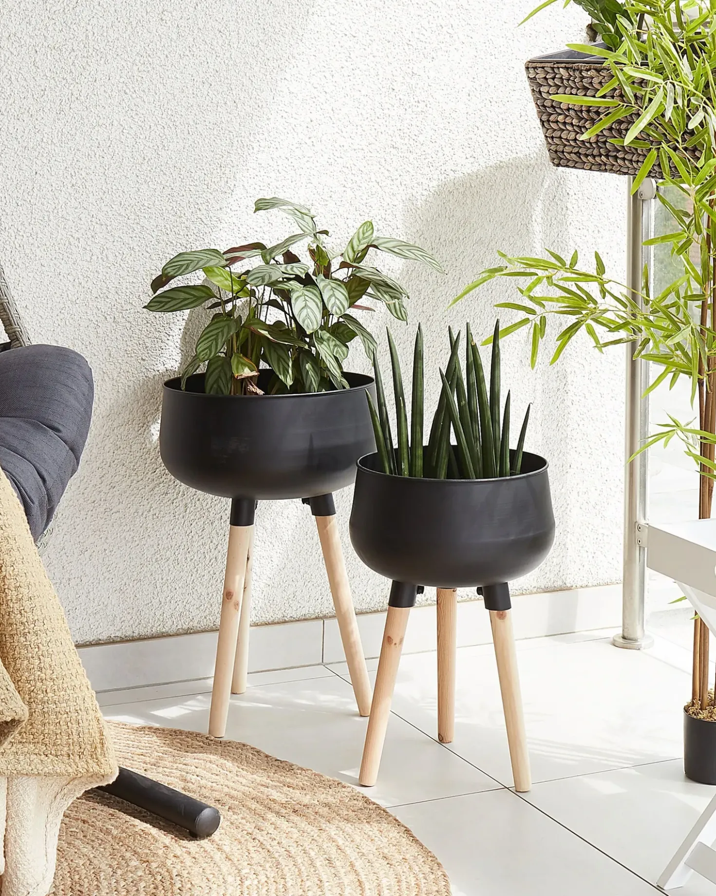 Forhøjet plantekrukke AGROS 30 cm Sort Metal