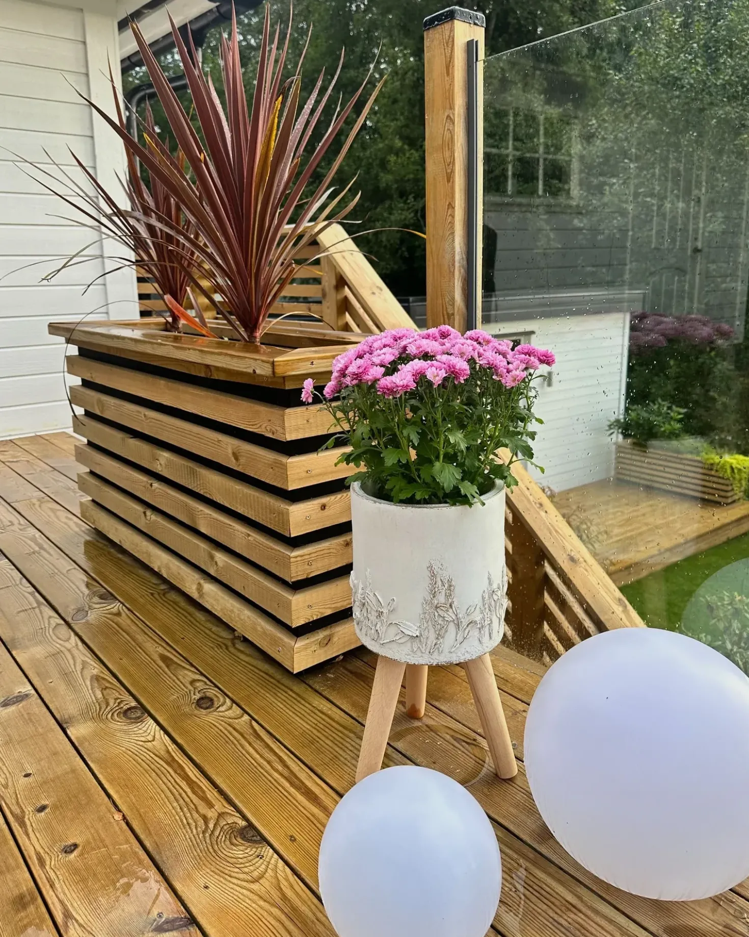 Forhøjet plantekrukke PREWEZA 23 cm Cremehvid