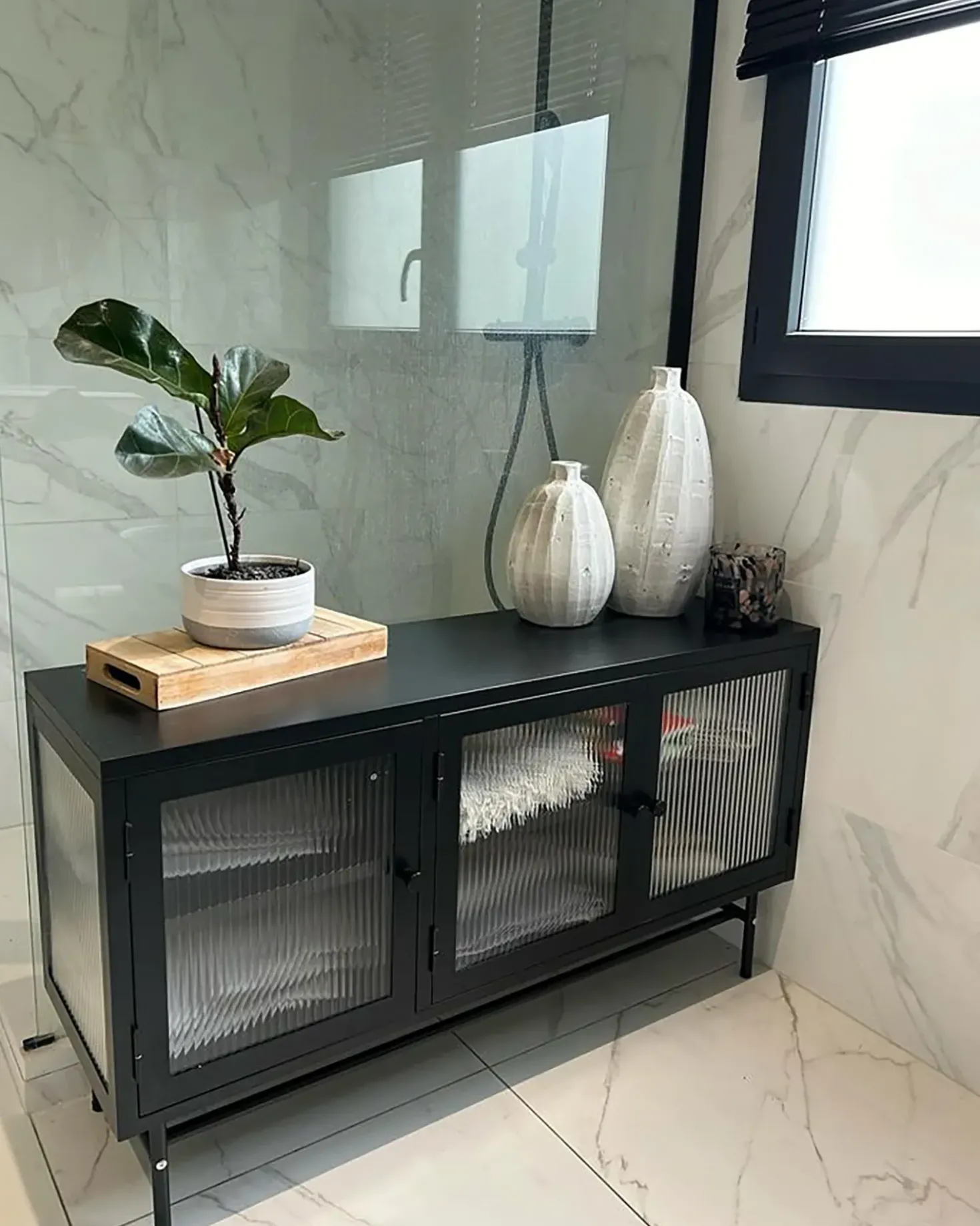 Glas vitrine skænk DEVON Metal 115 cm Sort