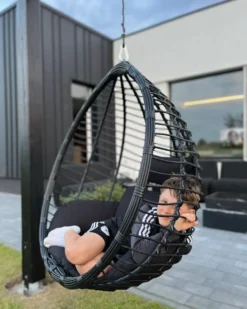 Hængestol TOLLO PE-rattan Sort