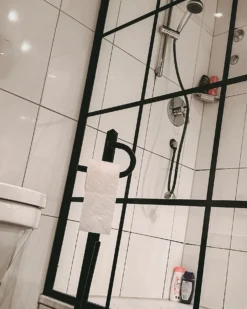 Holder til toiletpapir og -børste SARTO Metal Sort