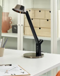 LED skrivebordslampe CHAMAELEON med USB-port Metal Messing