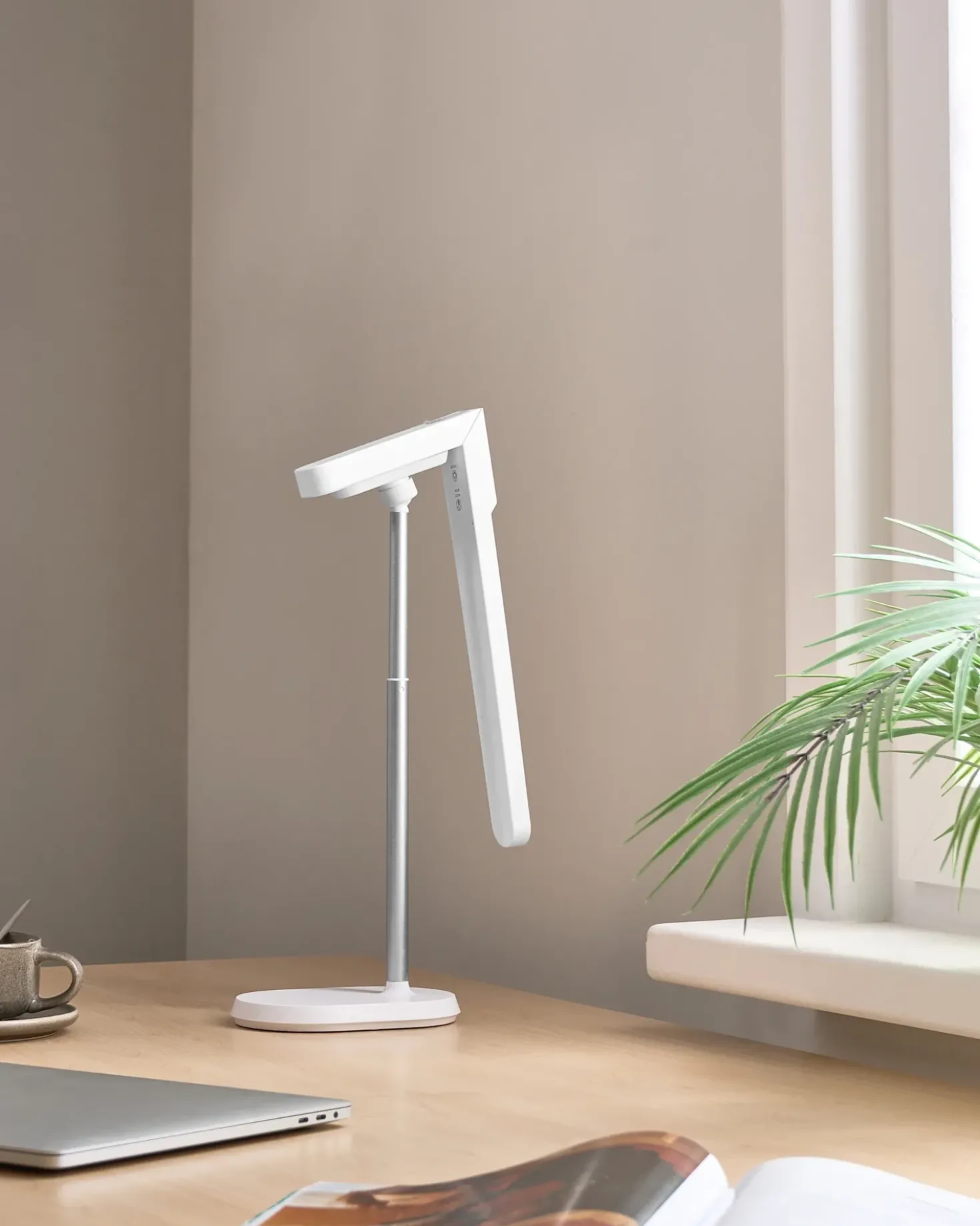LED skrivebordslampe TUCANA Med dæmpning Hvid