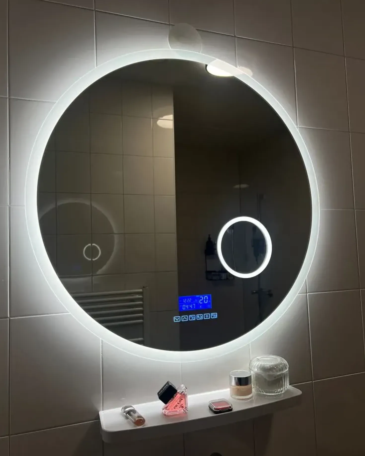 LED-badeværelsesspejl FIXIN 80 cm 80 cm Med indbygget Bluetooth-højttaler Sølv
