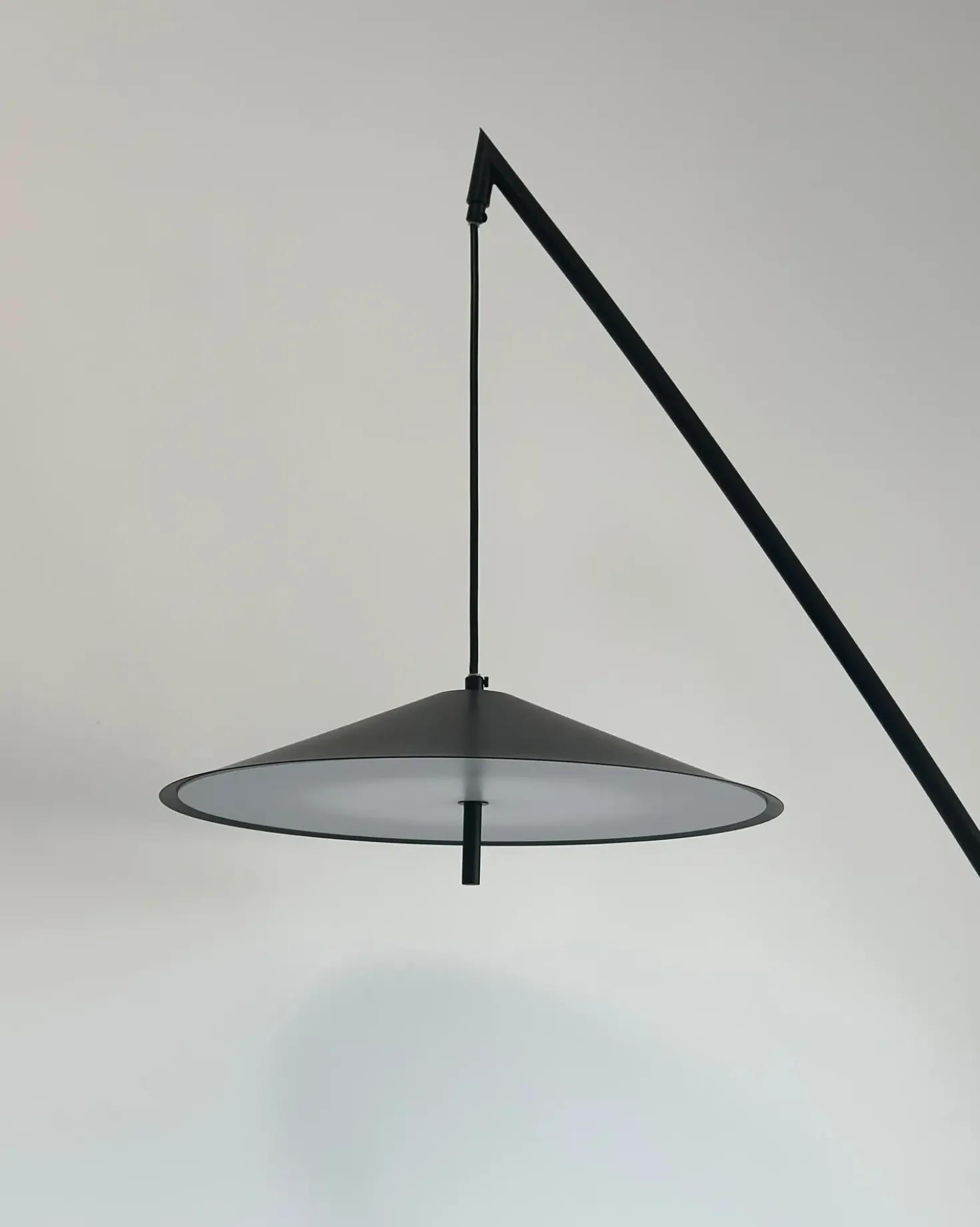 LED-gulvlampe COMALIE Metal Sort