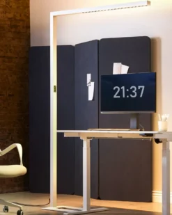 LED-gulvlampe MENSA Med bevægelsessensor Metal Hvid