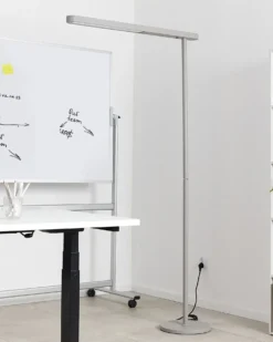 LED-gulvlampe PERSEUS Metal Sølv