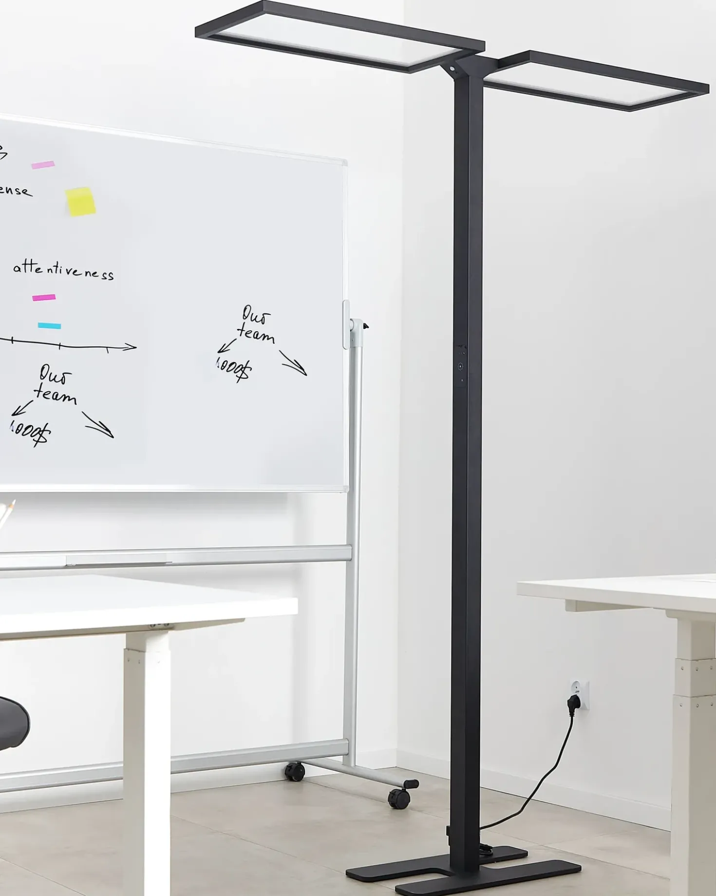 LED-gulvlampe SCULPTOR Med bevægelsessensor Metal Sort