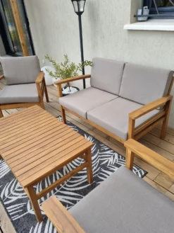MANILA 4 personers Loungesæt med bord og fodskammel Lysebrun Akacietræ