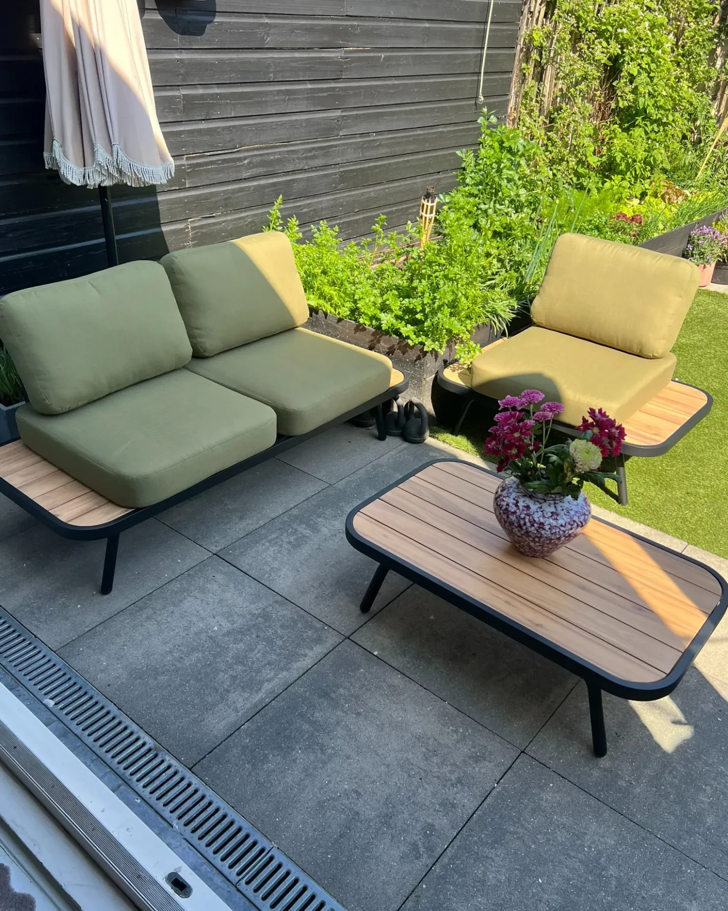 MINOZZO 4 personers Loungesæt med bord Olivengrøn Certificeret akacietræ