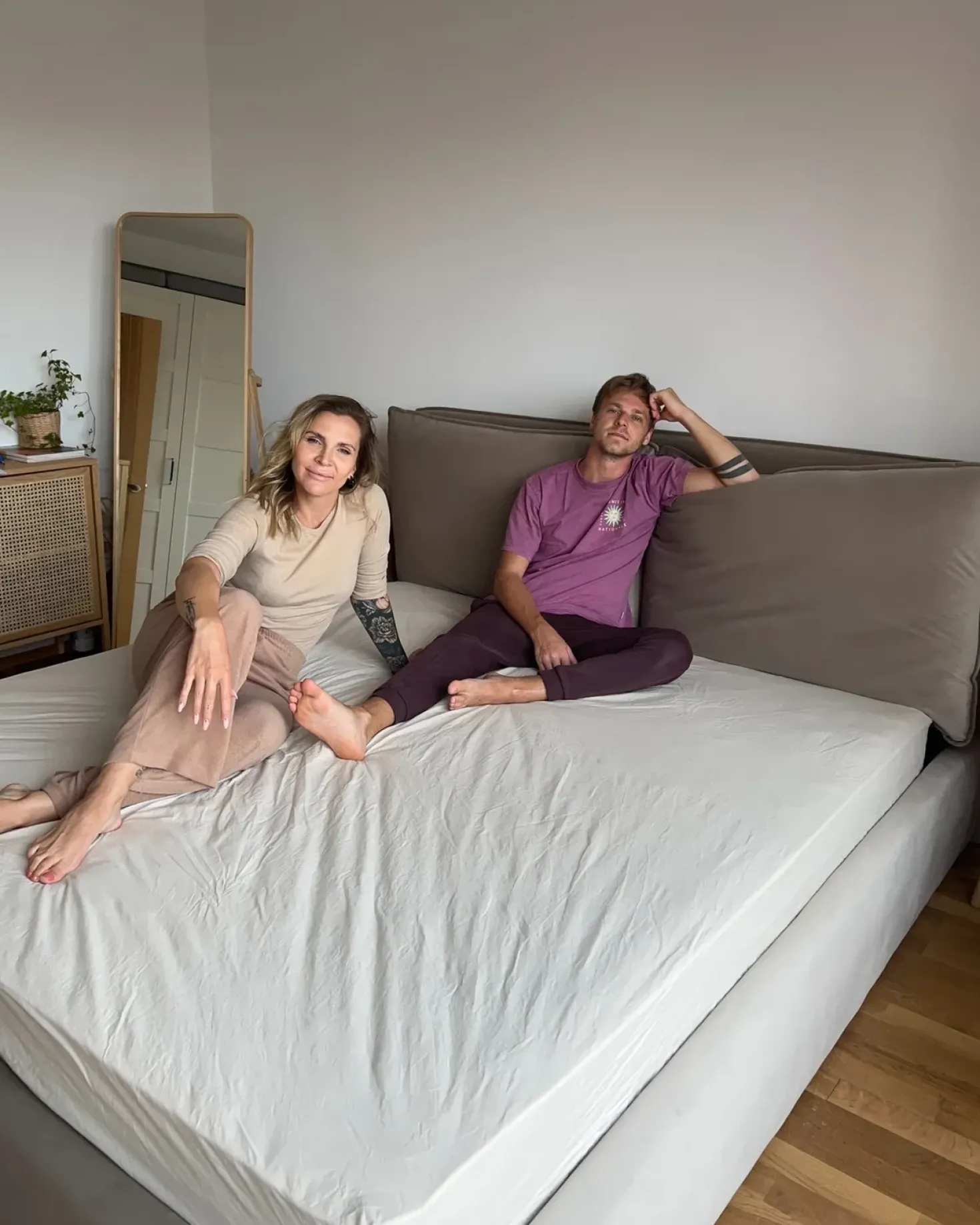 Seng med opbevaring BAJONNA Velour Beige 180 x 200 cm