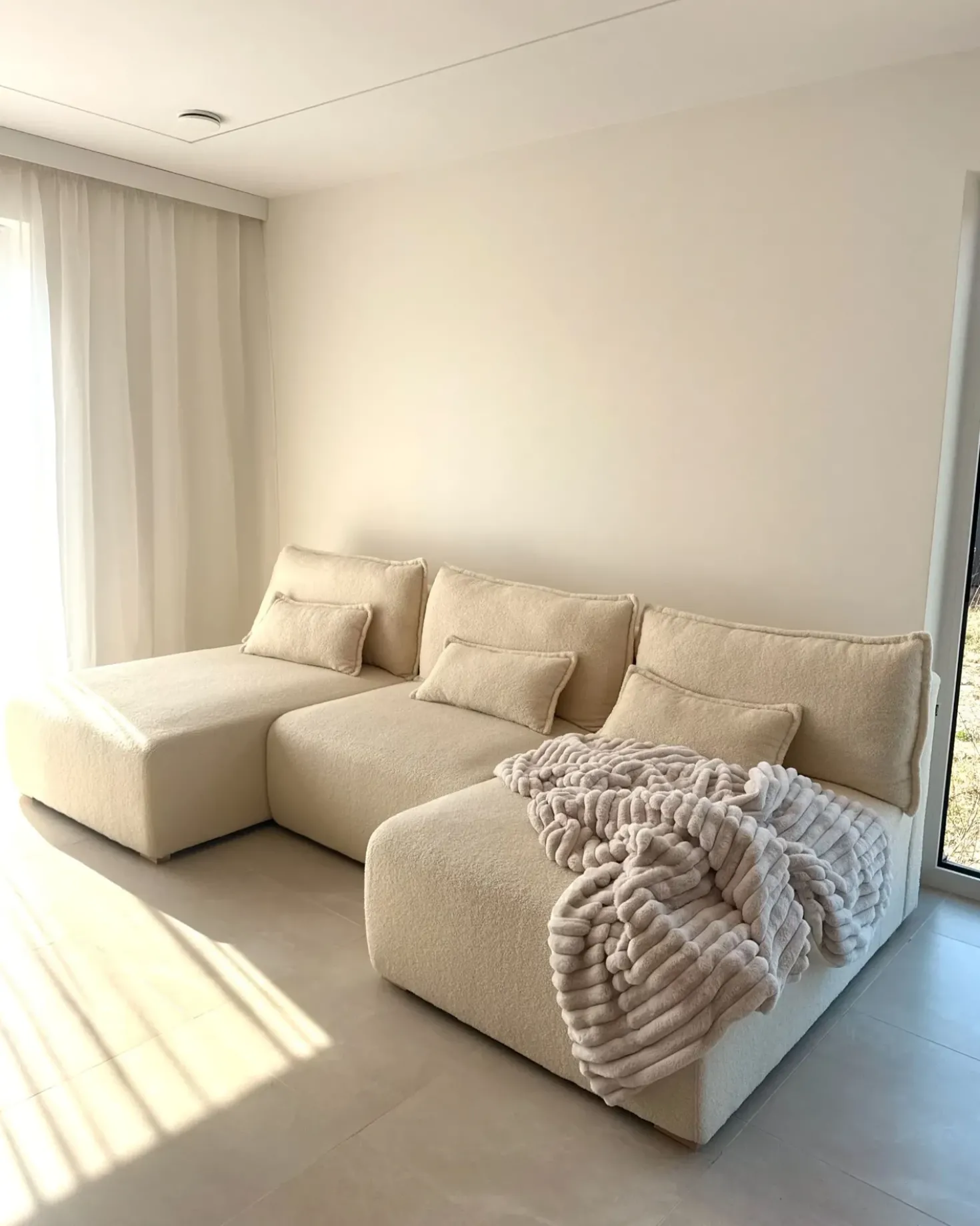 Sengetæppe RAKYA Kunstig pels 200 x 220 cm Lys Beige
