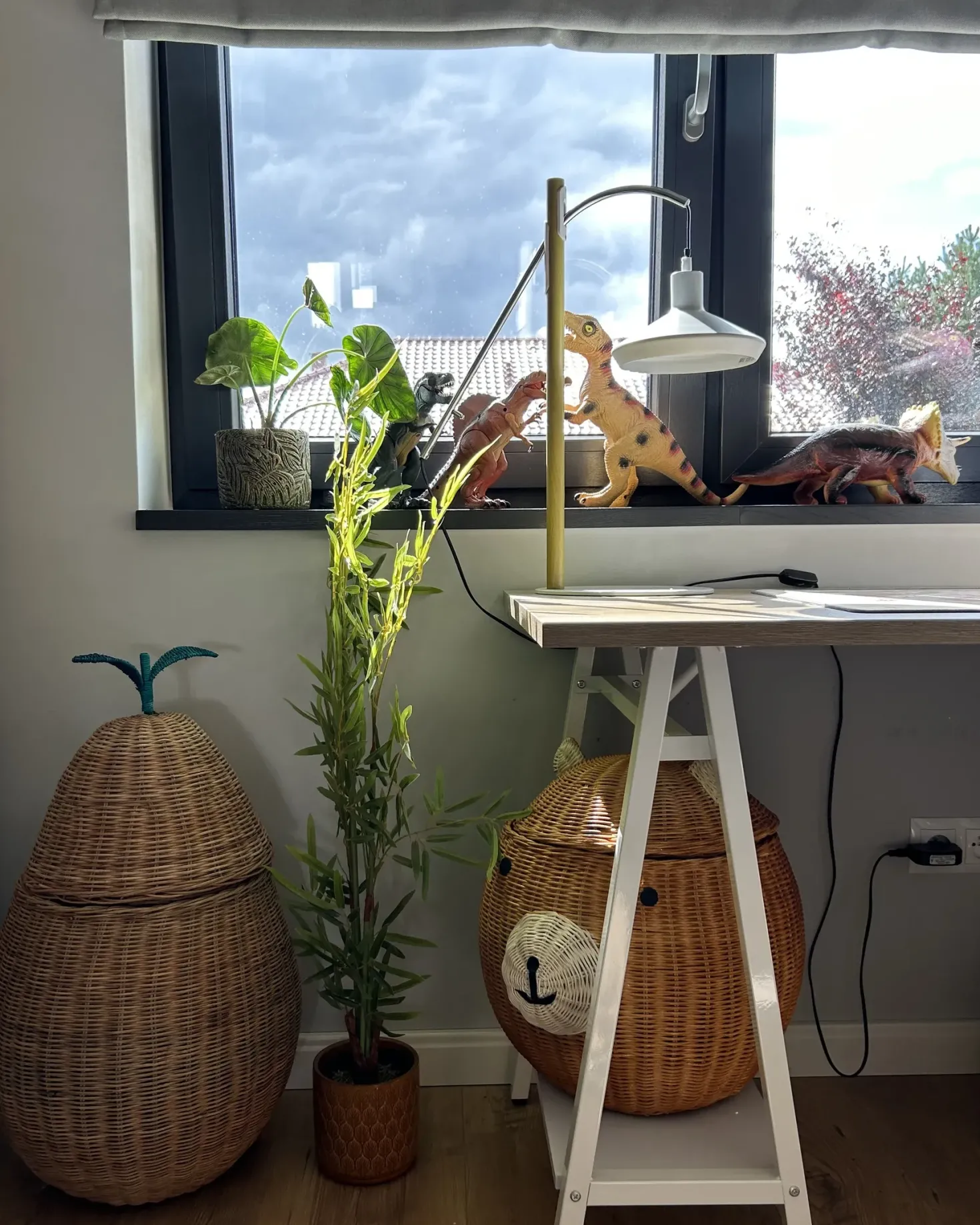 Skrivebord HEBER Brun/hvid 140 cm 60 cm med skuffer