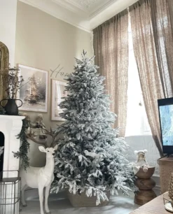 Sneklædt juletræ LED TATLOW 180 cm Grøn