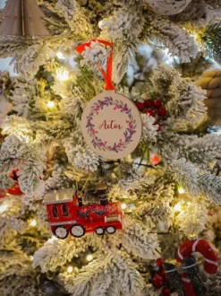 Sneklædt juletræ LED TATLOW 180 cm Grøn
