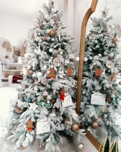 Sneklædt juletræ TOMICHI 210 cm Hvid