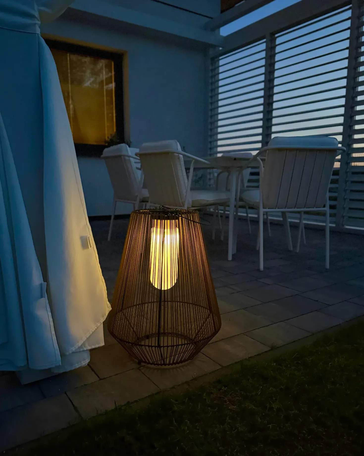 Solcelledrevet lanterne LUSWISHI 68 cm Naturlig