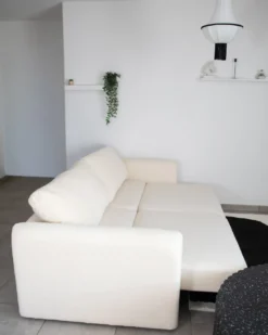 Sovesofa 3 personers VAXHOLM Boucle Cremehvid med opbevaring