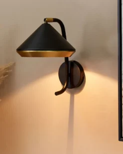 Spotlight lampe MOKVI Sort Metal Justerbar