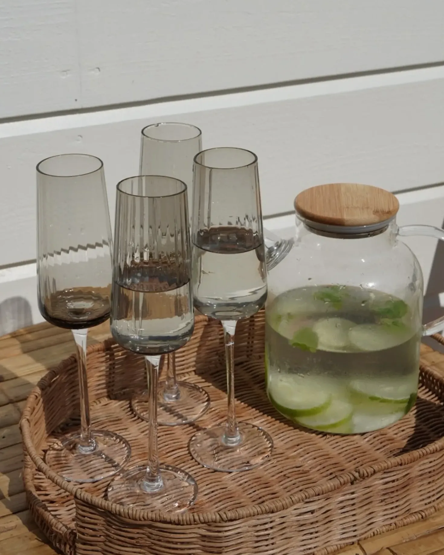 Sæt af 4 champagnefløjter QUARTZ 230 ml Grå
