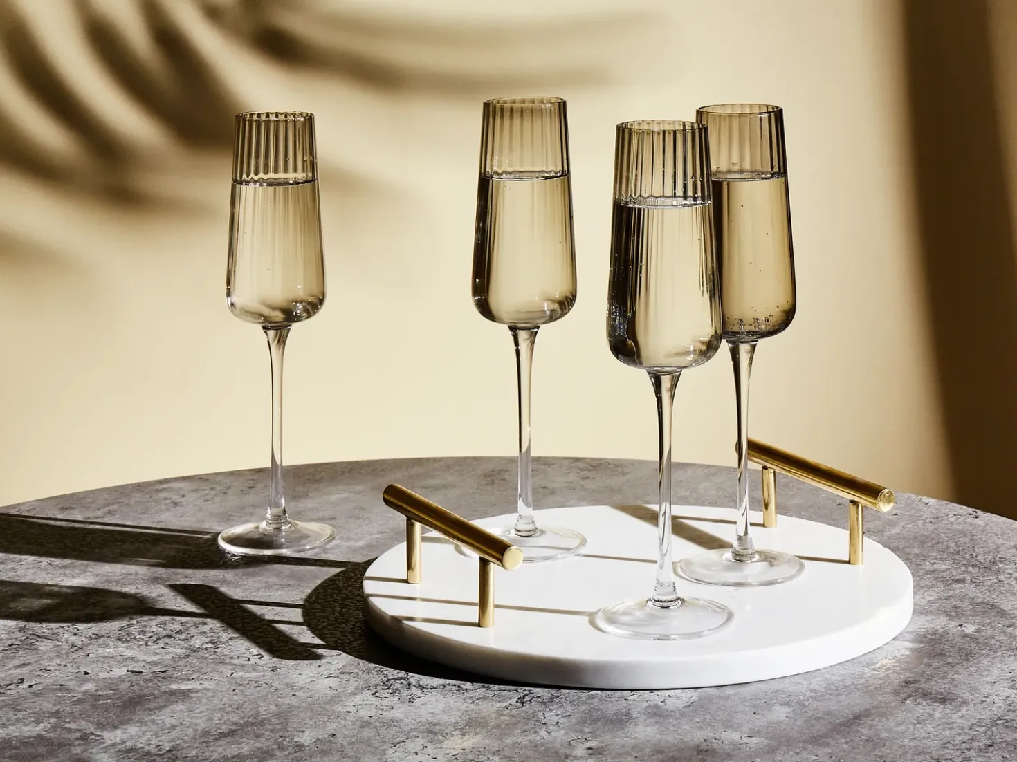 Sæt af 4 champagnefløjter QUARTZ 230 ml Grå