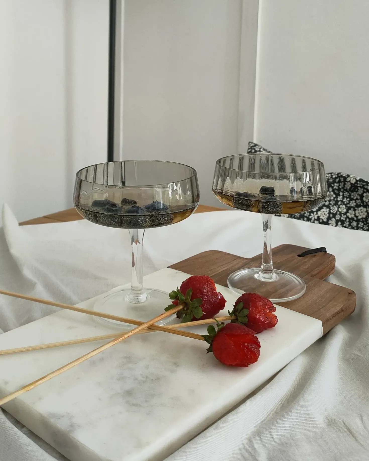 Sæt af 4 champagne-underkopper QUARTZ 170 ml Grå