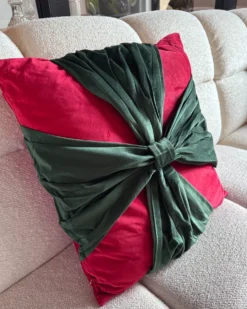 Sæt af 2 pyntepuder MARSHMALLOW Velour 45 x 45 cm Rød Julemønster