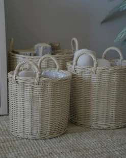 Sæt af 3 flet kurve til planter PENDULA 33/37/45 cm Naturlig PE-rattan