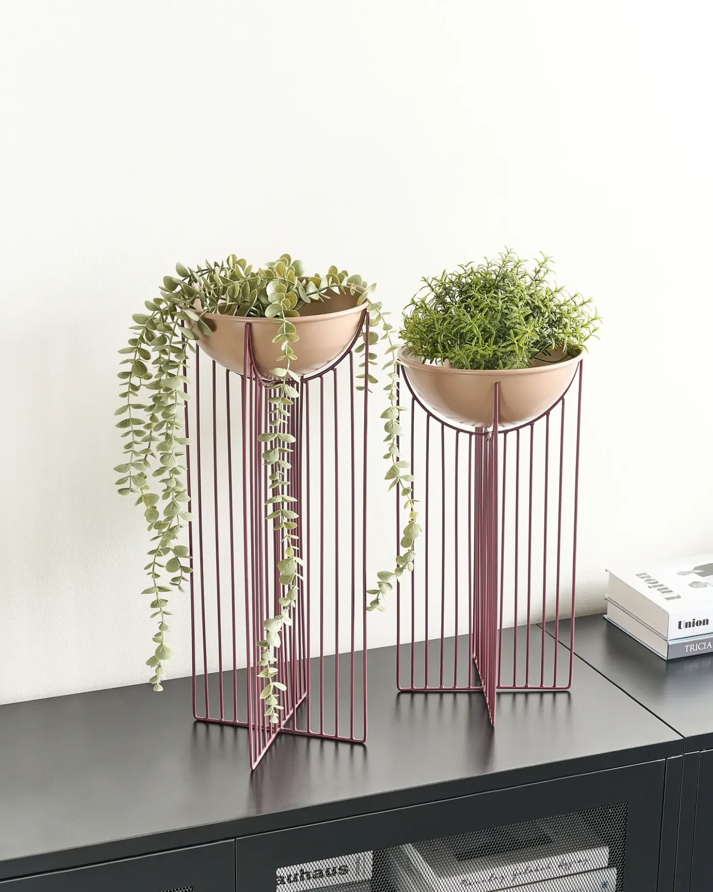 Sæt af 2 forhøjede plantekrukker FICARIA Metal 22 cm Lyserød