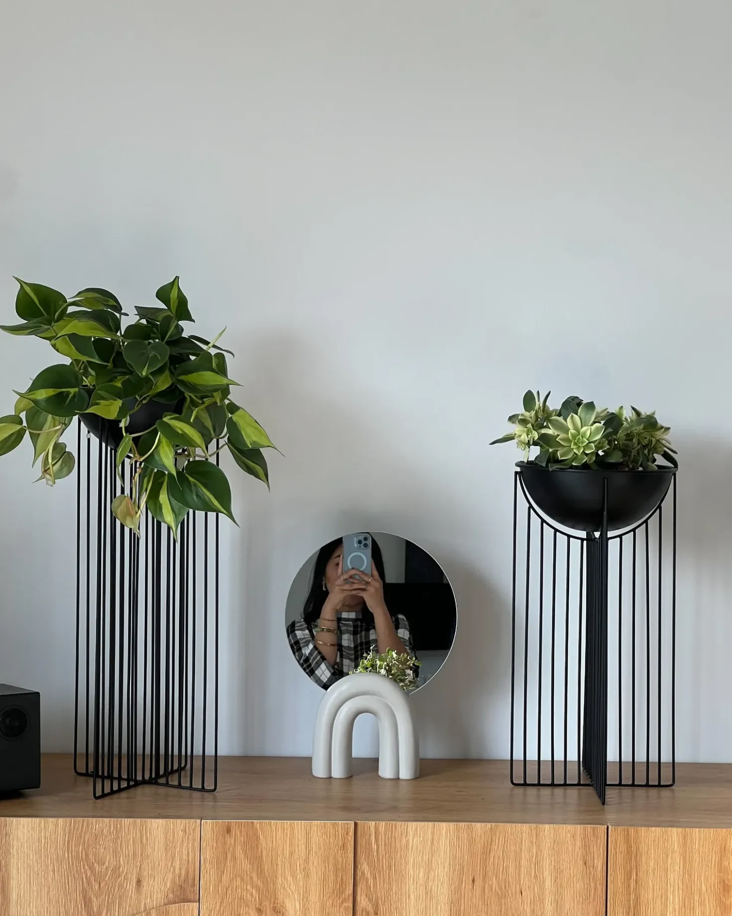 Sæt af 2 forhøjede plantekrukker FICARIA Metal 22 cm Sort