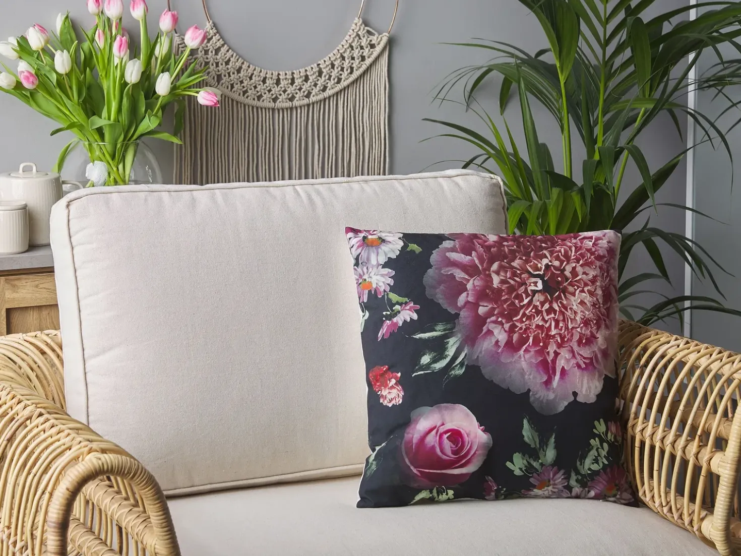Sæt af 2 pyntepuder HEDERA 45 x 45 cm Sort Blomstermønster