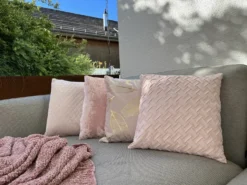 Sæt af 2 pyntepuder PASQUE Velour 45 x 45 cm Lyserød Ensfarvet