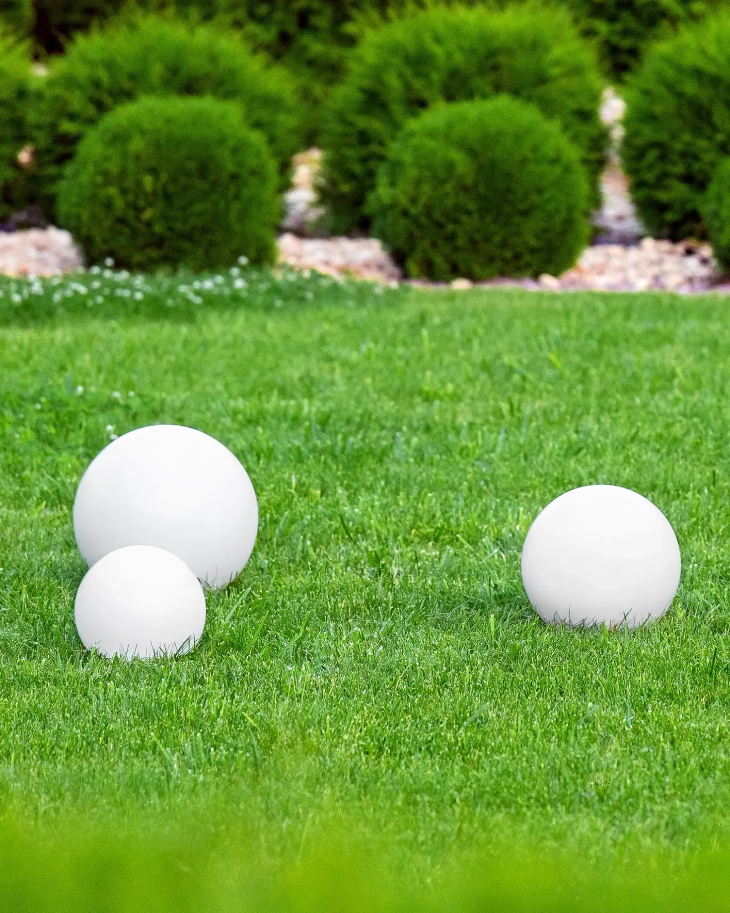 Sæt af 3 udendørs solcelle LED-kuglelamper LOBAINA Med fjernbetjening Hvid
