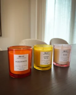 Sæt med 3 duftlys COLORFUL BARREL Soja voks Orientalske noter krydderurter noter Blomster noter