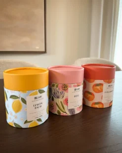 Sæt med 3 duftlys COLORFUL BARREL Soja voks Orientalske noter krydderurter noter Blomster noter