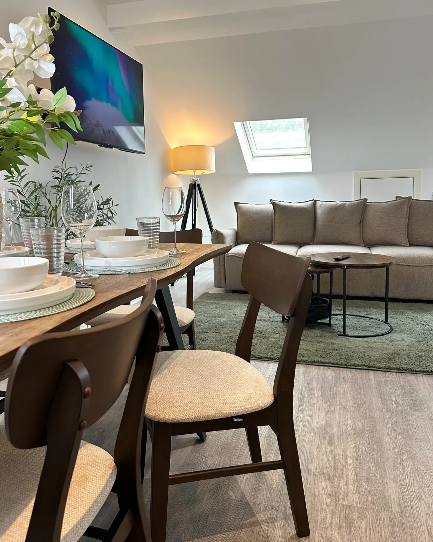Sæt med 2 spisebordsstole ANOKA Træ Mørkebrun/beige