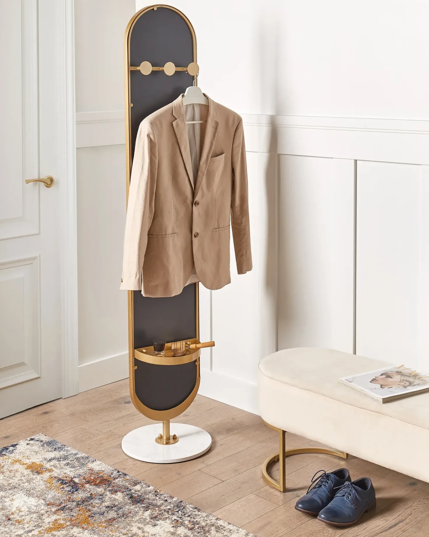 Stumtjener med spejl MOODY 170 cm Metal Guld